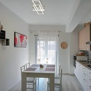  Apartamento Moderno In Centro Citta